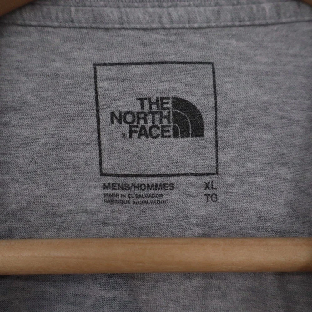 The North Face Mens XL Heather Gray Graphic T-Shirt Never Stop Exploring Back